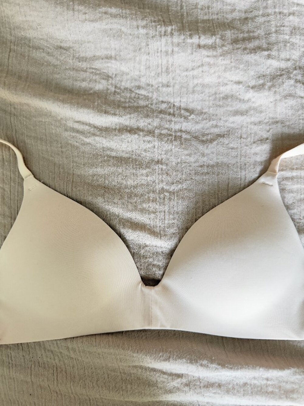 Victoria's Secret PINK Wireless T-Shirt Bra Nude Lightly Lined Everyday 34A